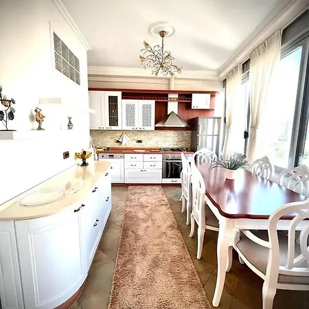 Apartman Penthouse City Center - 3 Min From Main Square Tirana